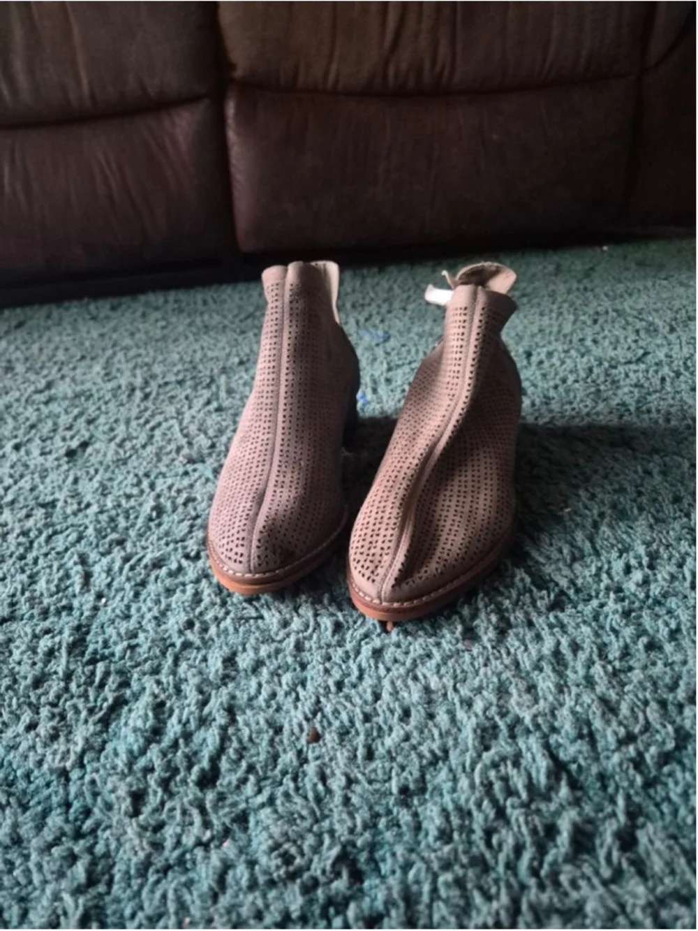 Vince Camuto Celena Ankle Booties Tan Eyelet Size 7M